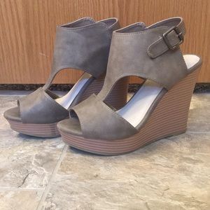 Maurices Wedges